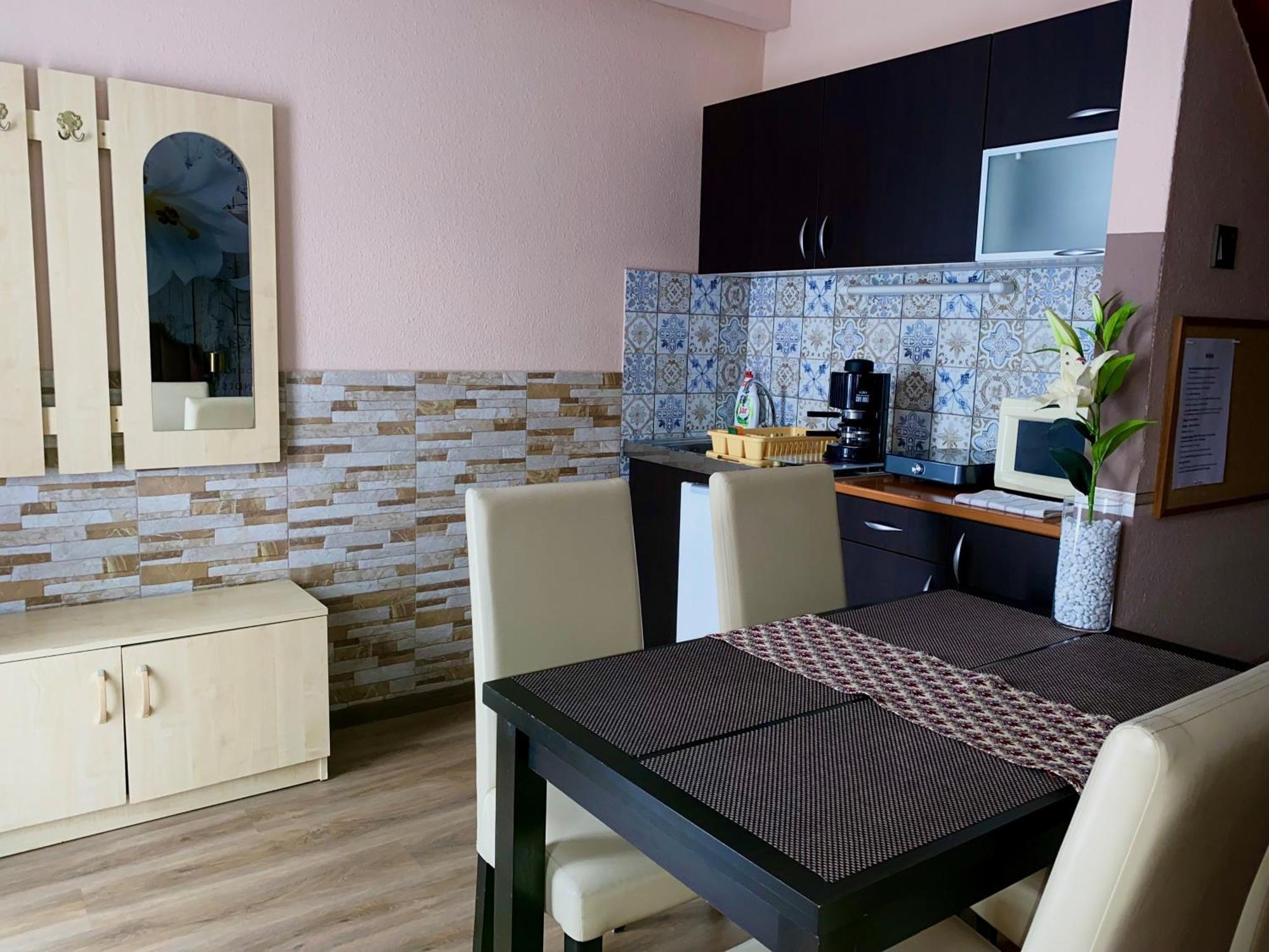 Kek Laguna Wellness Apartmanok Egerszalok Exterior photo